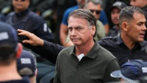 Alexandre de Moraes determina transferência de Jair Bolsonaro para o 19º Batalhão da PM em Brasília