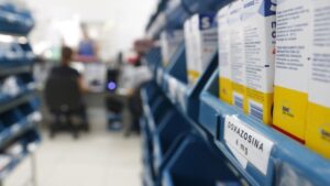 Taubaté implanta “Guichê Rápido” no Cemume Central para agilizar entrega de remédios