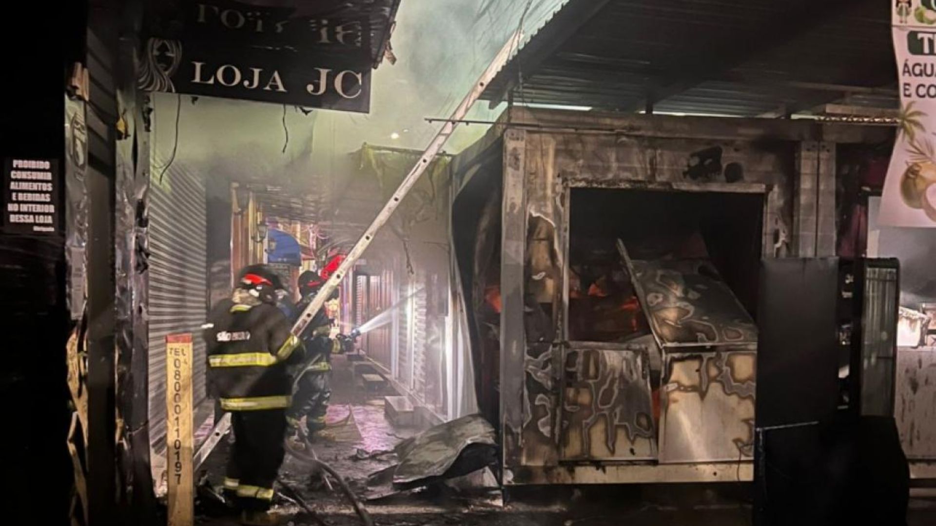 bombeiros no mercado municipal de sjc