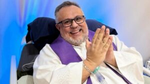Corrente de fé: Fiéis pedem orações por Padre Márlon, internado em UTI de São José