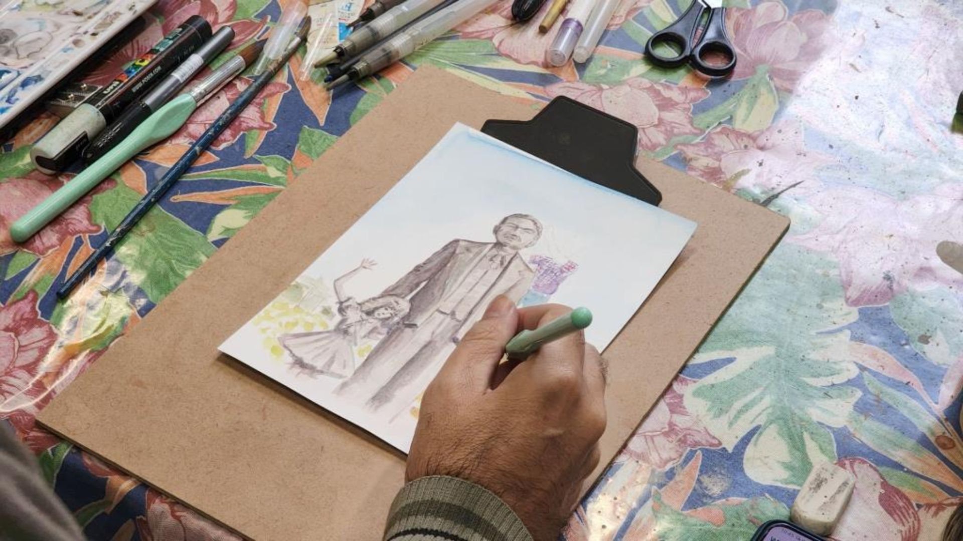 desenho de monteiro lobado e emilia a mão