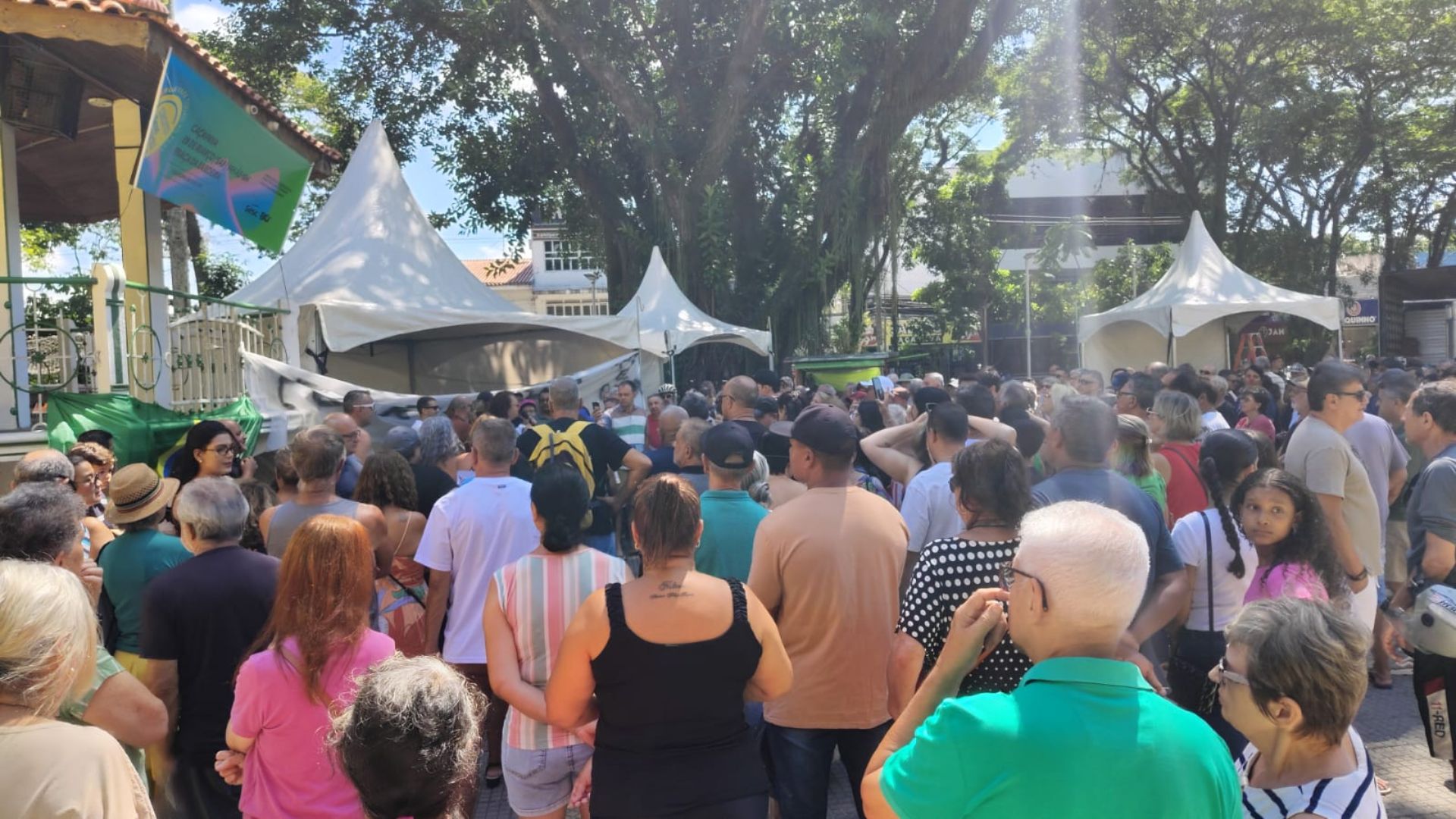 protesto contra iptu em caçapava