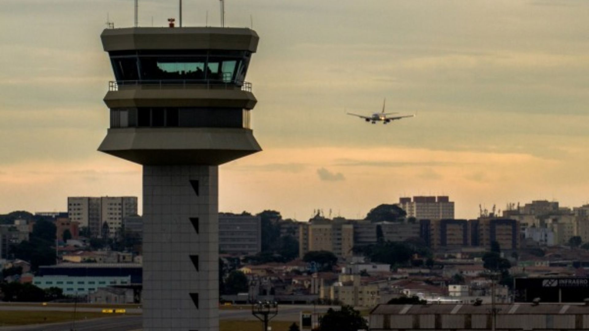 Torre de controle do aeroporto de congonhas são paulo