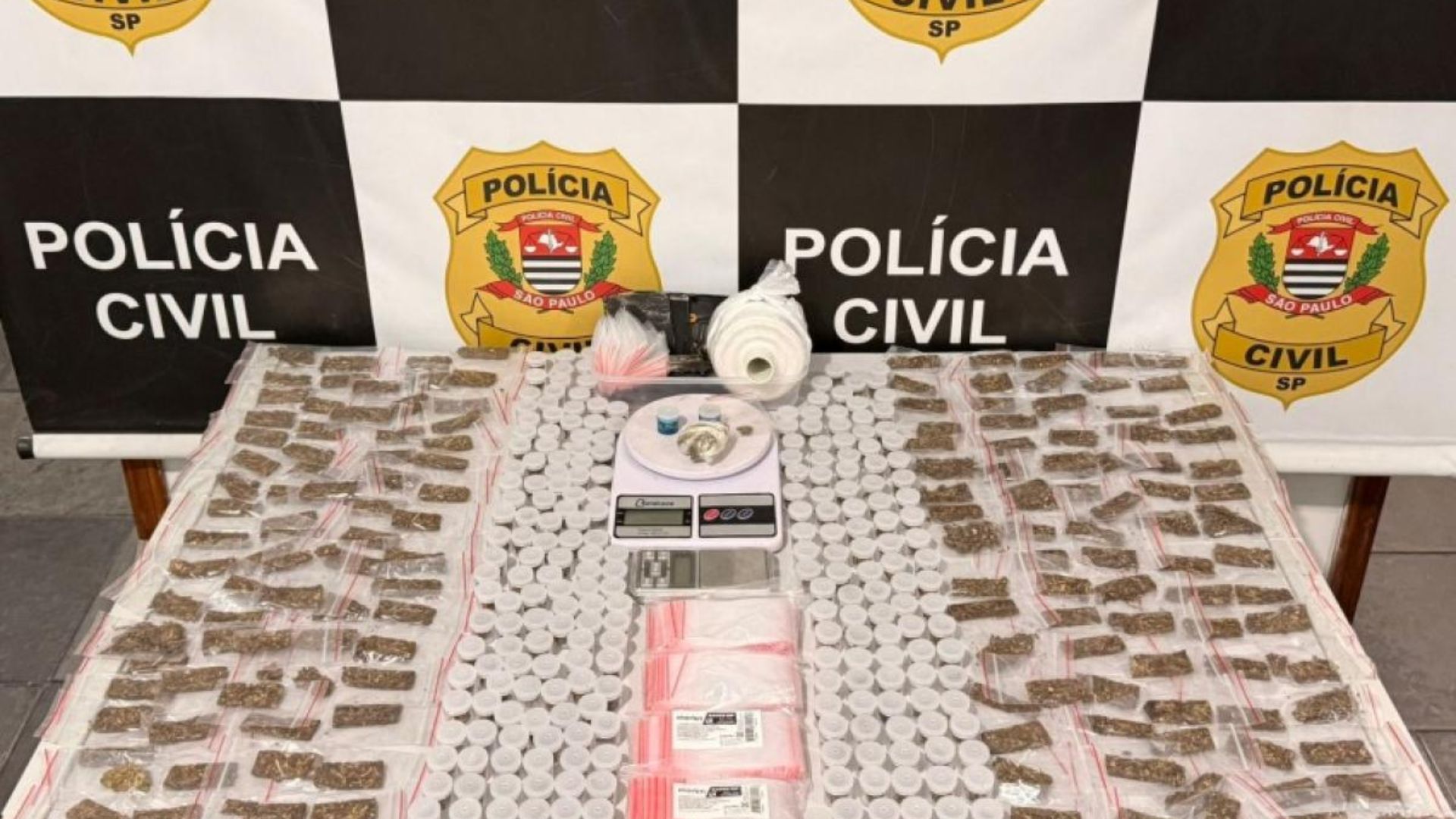 Apreensão e prisão de homem acusado de liderar tráfico no jardim colonia e boa vista