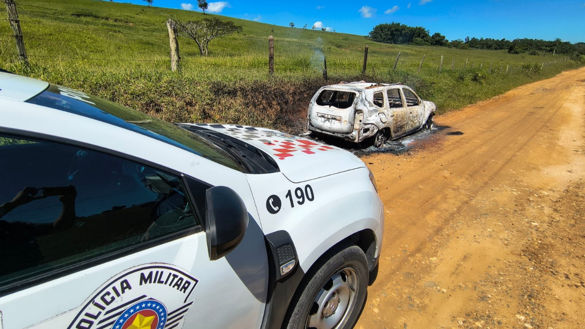 carro incendiado em taubaté