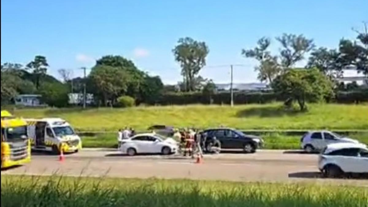 engavetamento na dutra no km de caçapava