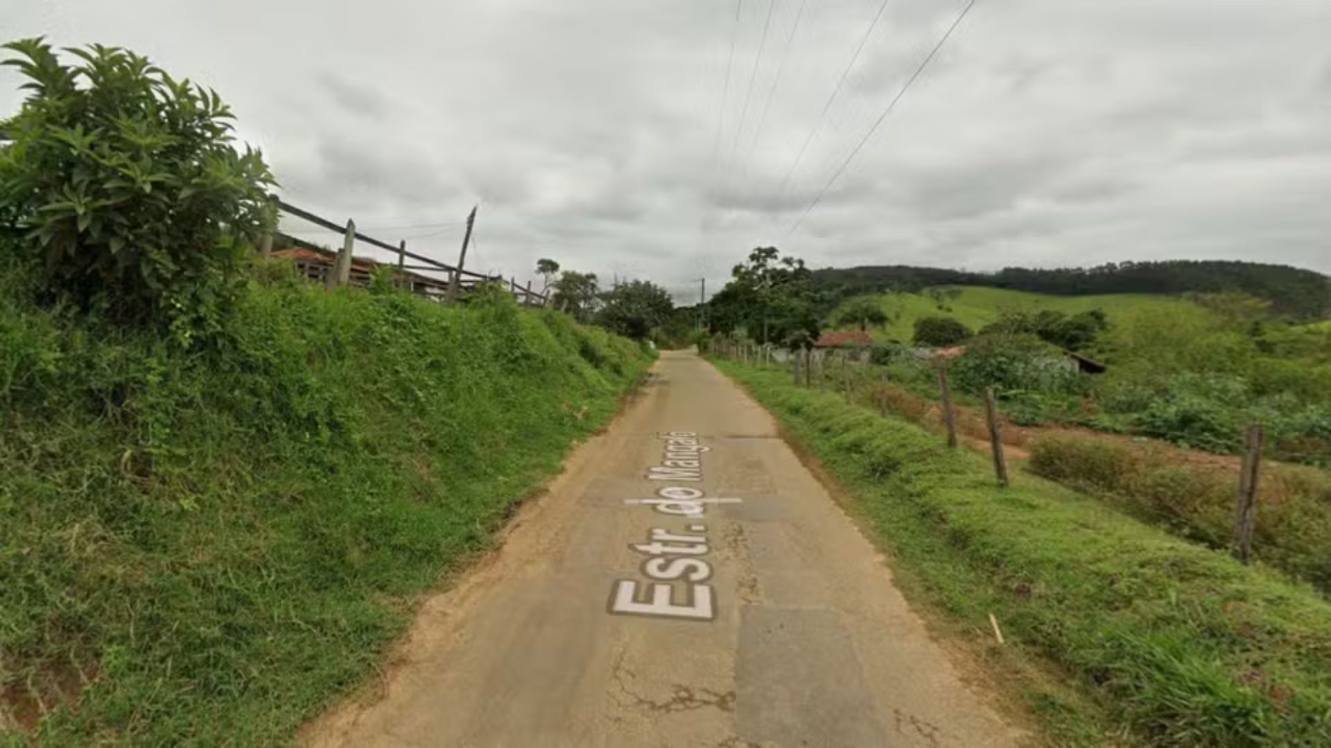 Estrada onde fica a casa que foi incendiada na zona rural de Taubaté, segundo o boletim de ocorrência.