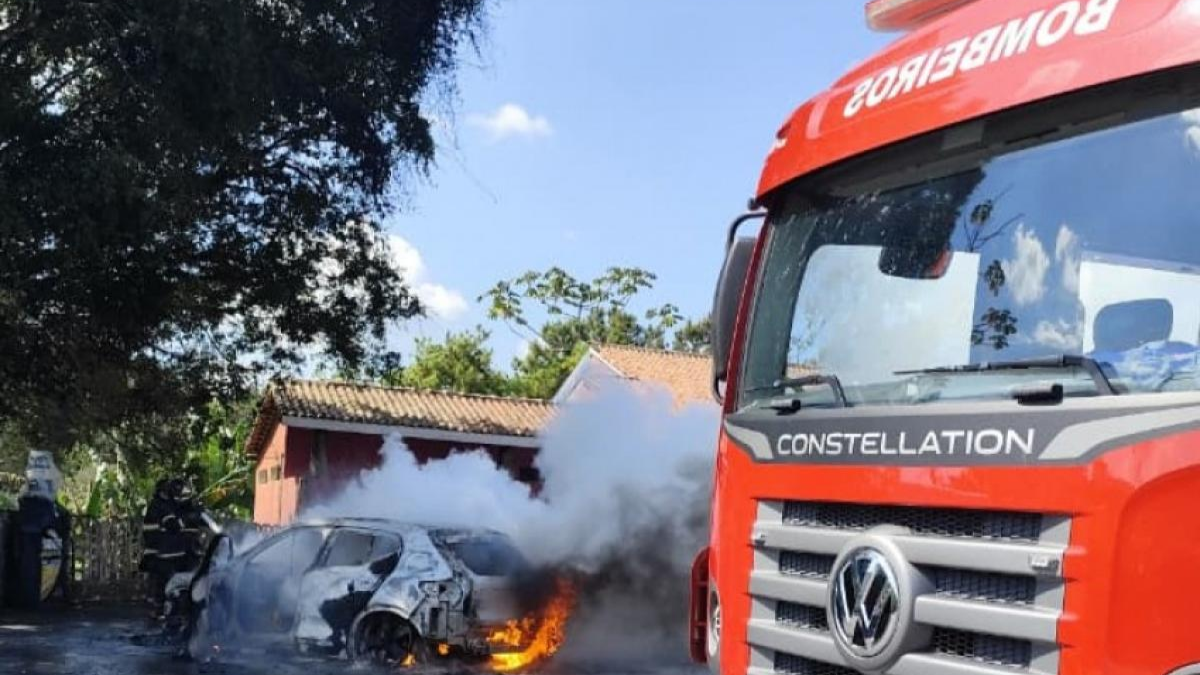 foto de incêndio em caraguatatuba