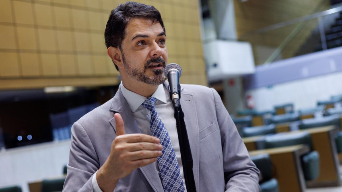 Ortiz Junior atuando como deputado estadual na ALESP