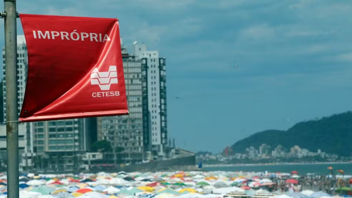 Foto de Placa da CETESB Imprópria