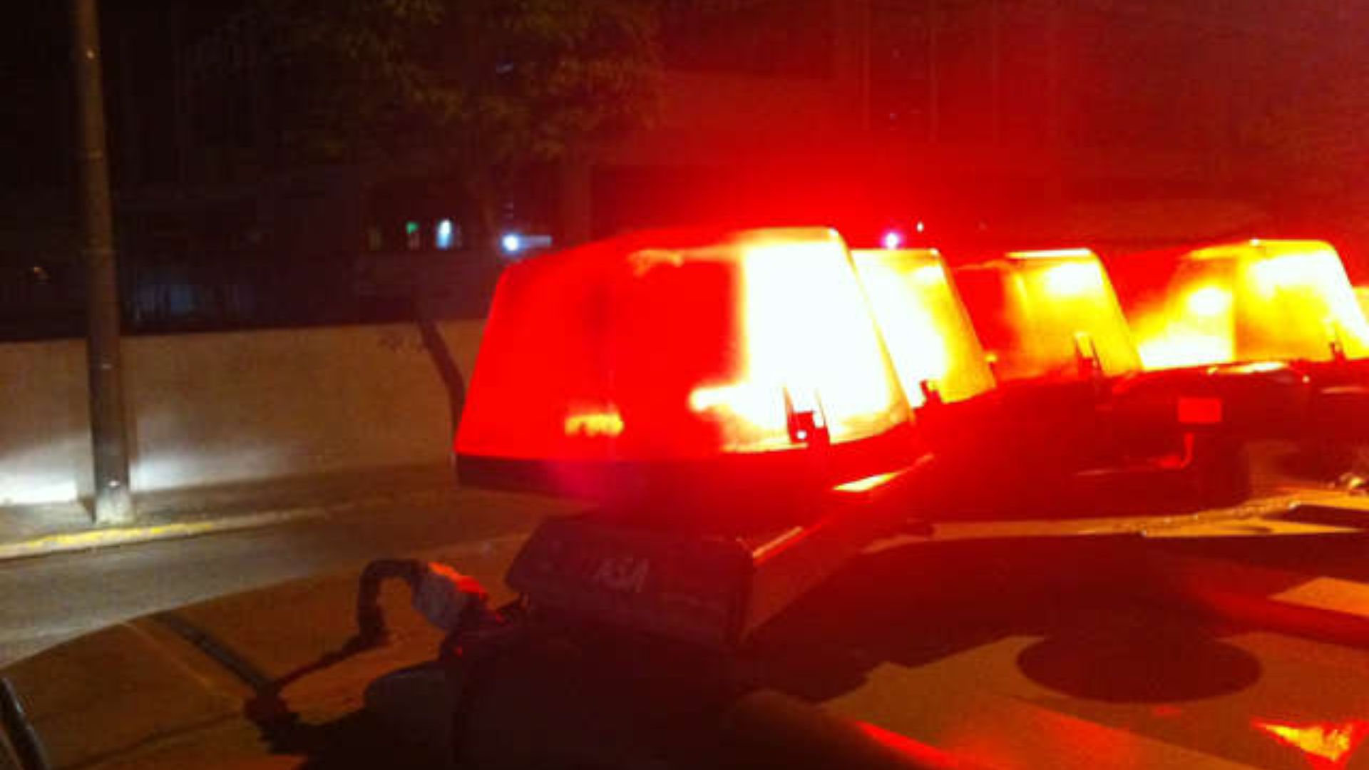 sirene giroflex de polícia