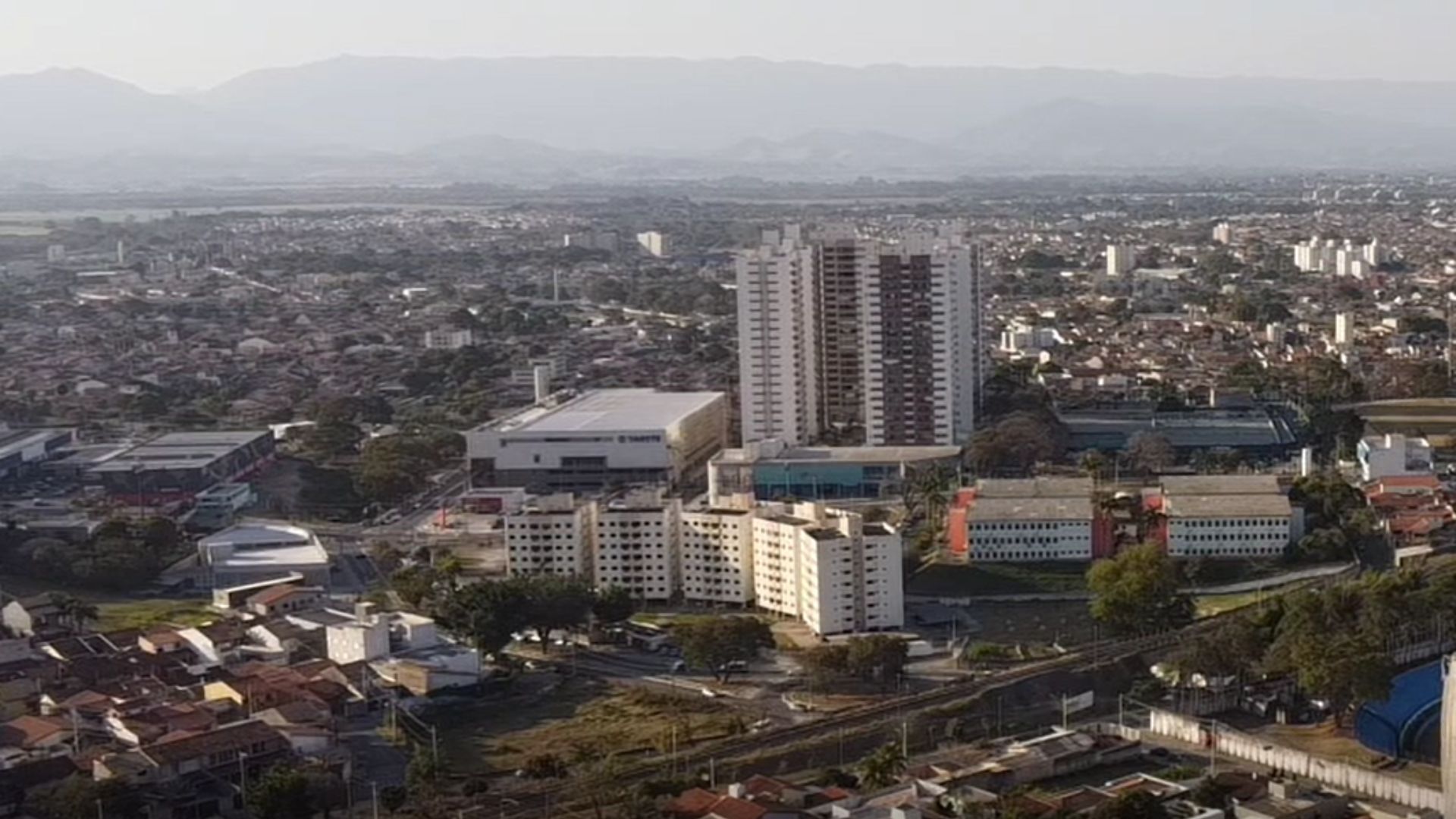 Foto da cidade de Taubaté vista de cima