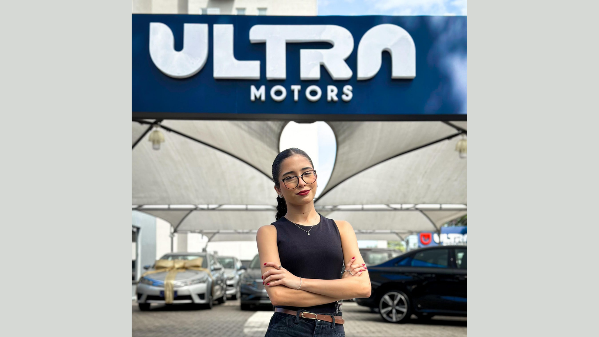 Carol - Consultora da Ultra Motors - (12) 98124-5906