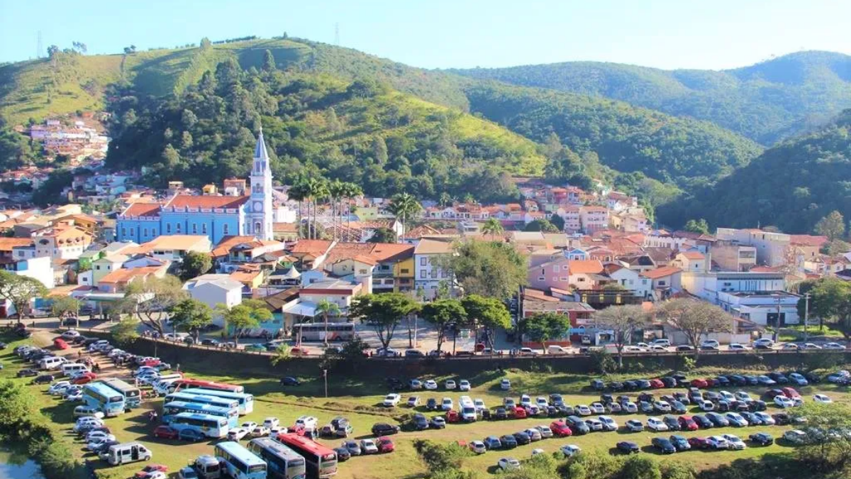 foto da cidade paraíbuna no vale do paraíba