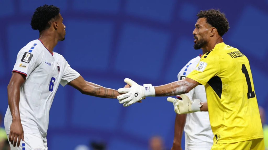 Goleiro Vozinha, de Cabo Verde, em ação contra a Espanha pela Copa do Mundo • FIFA via Getty Images