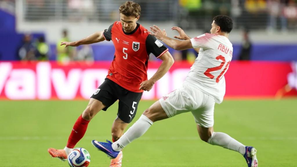 Áustria e Jordânia em campo pela primeira rodada da Copa do Mundo • Richard Heathcote/Getty Images