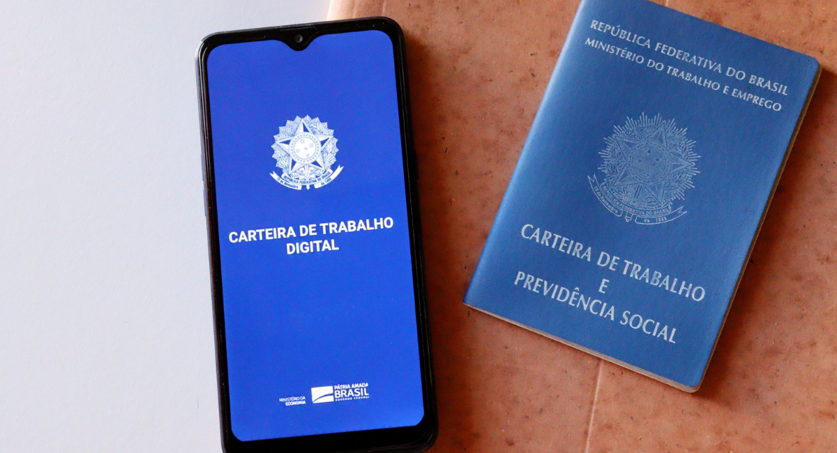 Carteiras de trabalho digital e física