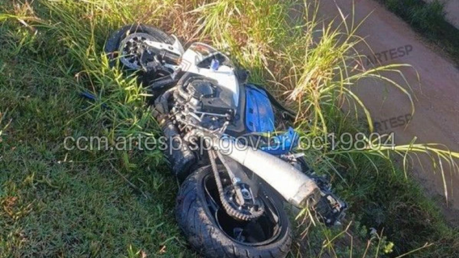 motociclista morre após colisão e queda de viaduto jacareí