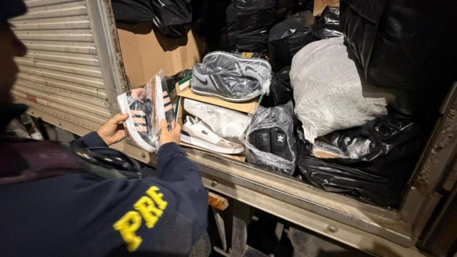 prf apreende mercadoria com incidios de falsificação