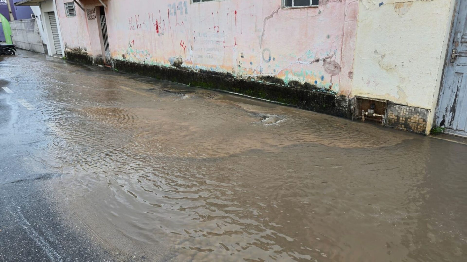 rompimento em tubulação de água em caçapava
