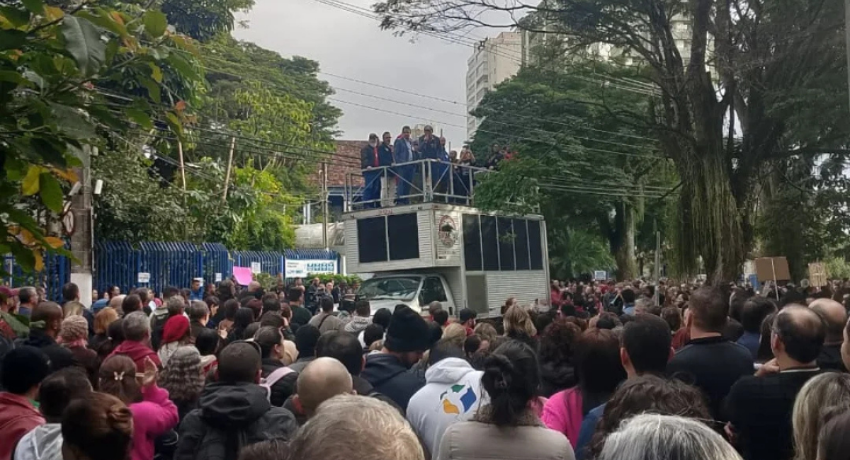 fotos do portal inside sobre o servidores de taubaté em greve