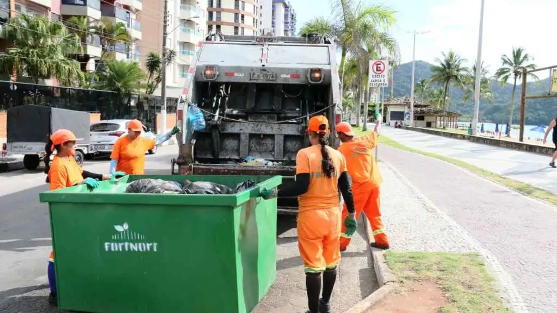caminhão de lixo caraguatatuba