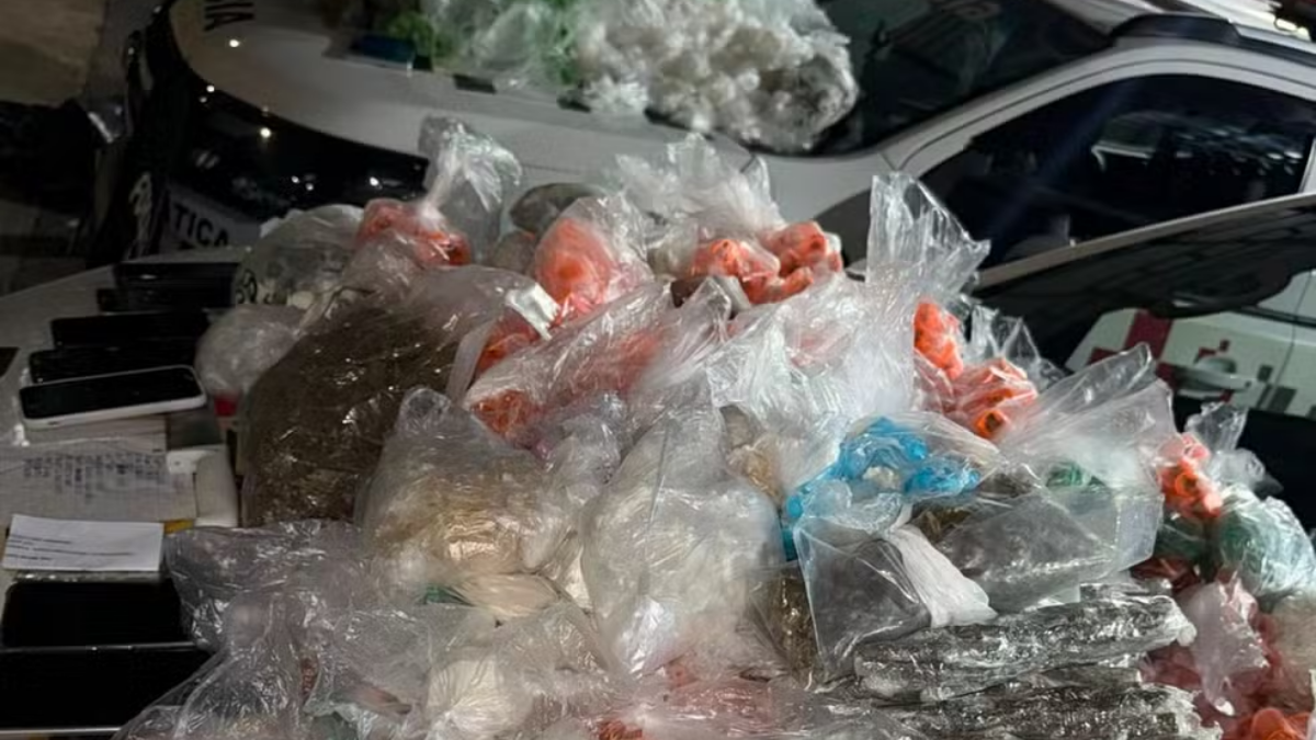 Força Tática descobre depósito e apreende 57 kg de drogas em São José dos Campos apreensão de droga em sjc