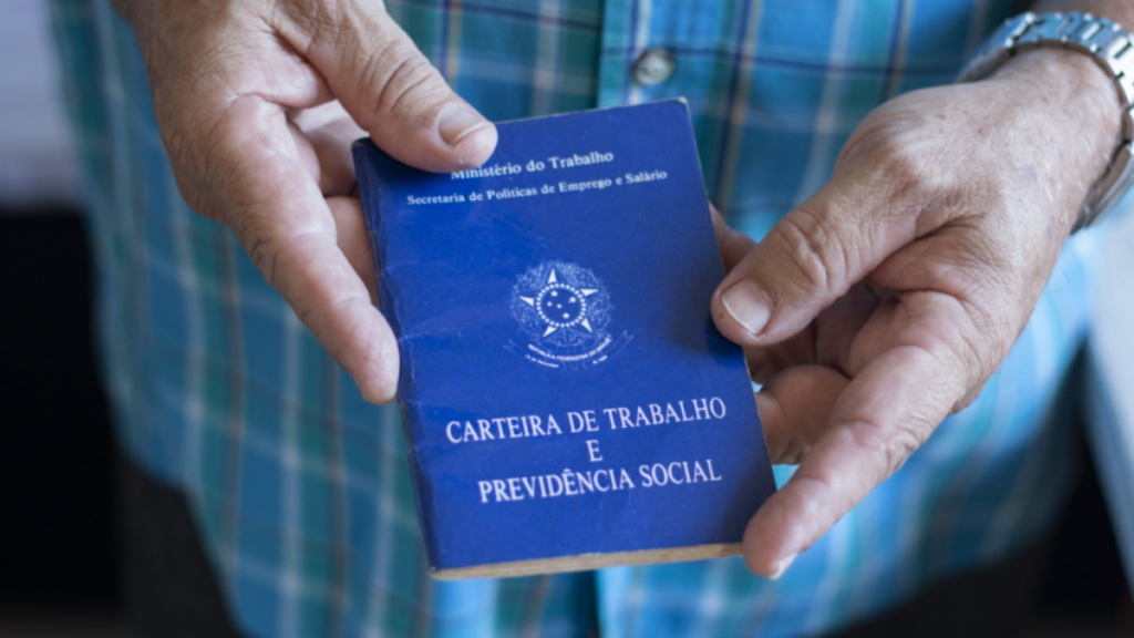 Taubaté cria 624 novos postos de trabalho em agosto e acumula mais de 3,3 mil vagas em 2026 carteira de trabalho