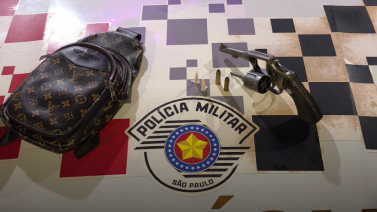 homem ameaça companheira com arma em taubaté
