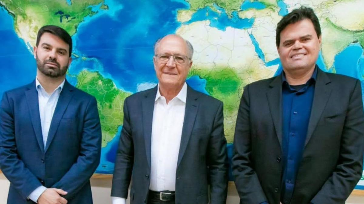 Marido de sobrinha de Alckmin assume cargo na Prefeitura de Taubaté com salário de R$ 12 mil marido de sobrinha de alckimin ganha secretaria no governo sérgio victor
