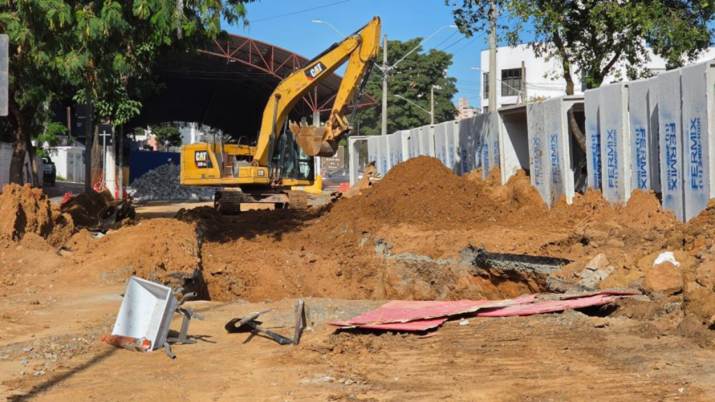 obras na av do povo