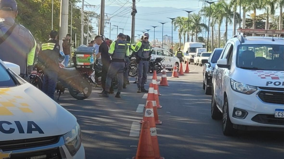 Operação Cavalo de Aço apreende 118 veículos e emite quase 400 autuações em Pindamonhangaba operação cavalo de aço pinda