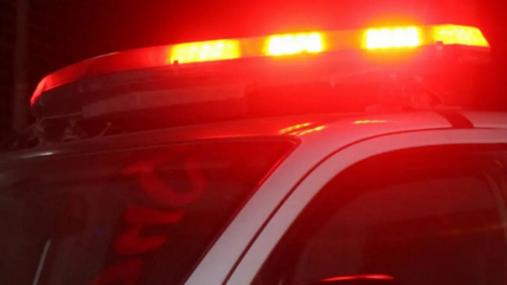 Mulher é esfaqueada pelo ex-marido na frente dos filhos no Centro de São Luiz do Paraitinga sirene de pm 2