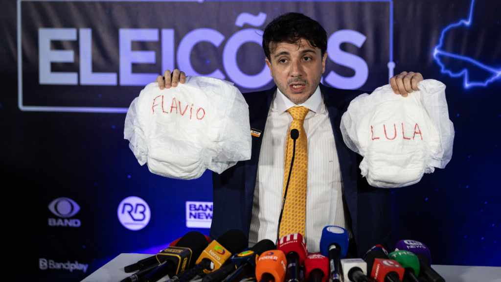 Renan Santos com Fraudas em Debate