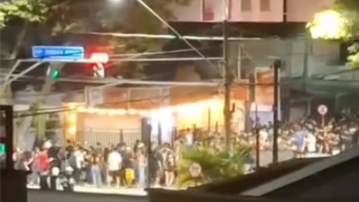 Moradores denunciam caos, som alto e infratores no Centro de Taubaté durante as madrugadas aglomeração perto do unitião taubaté