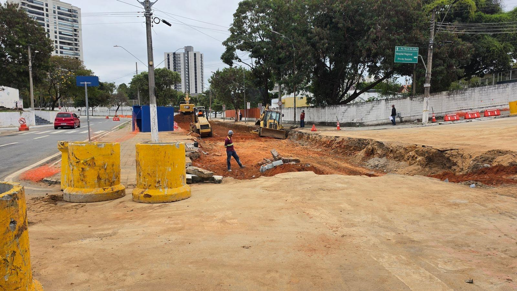 Obras no primeiro trecho da Avenida do Povo entram na reta final após troca de tubulação em Taubaté obras da avenida do povo em taubaté