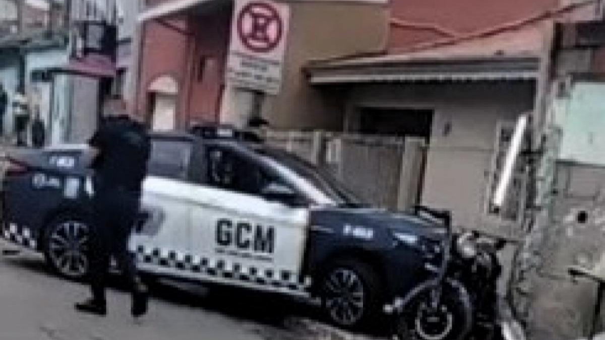 Motociclista morre e garupa fica ferido após colisão com viatura da GCM e muro em São José dos Campos gcm mata motociclista e fere garupa em perseguição em sjc