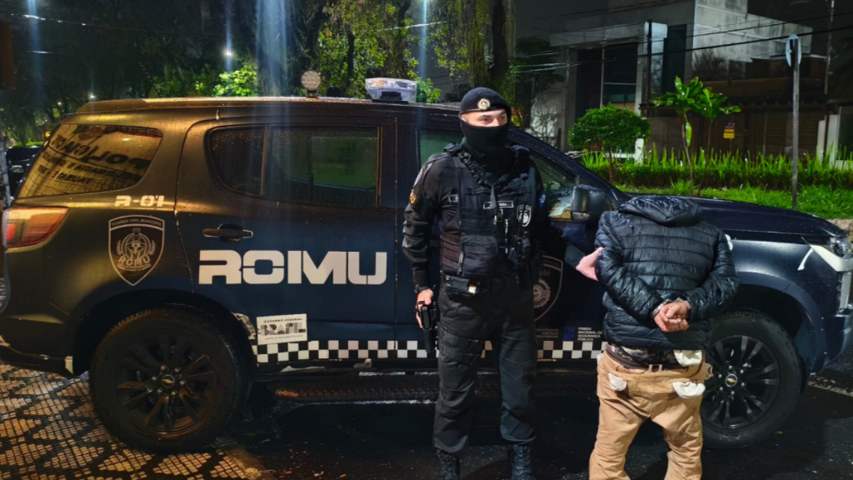 Guarda Civil Municipal prende homem de 27 anos por tráfico de drogas no Parque Urupês em Taubaté gcm prende home por tráfico no parque urupes taubaté