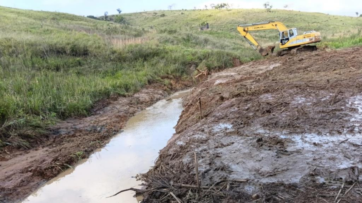 limpeza de corrego no barreiro taubaté