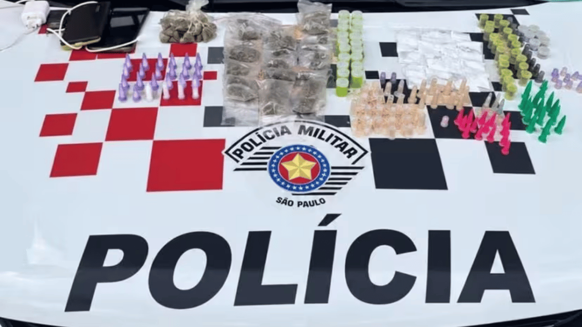 Polícia Militar prende homem de 33 anos com cocaína, maconha e crack na zona leste de São José polícia prende homem com cocaina, maconha e crack na zl de sjc