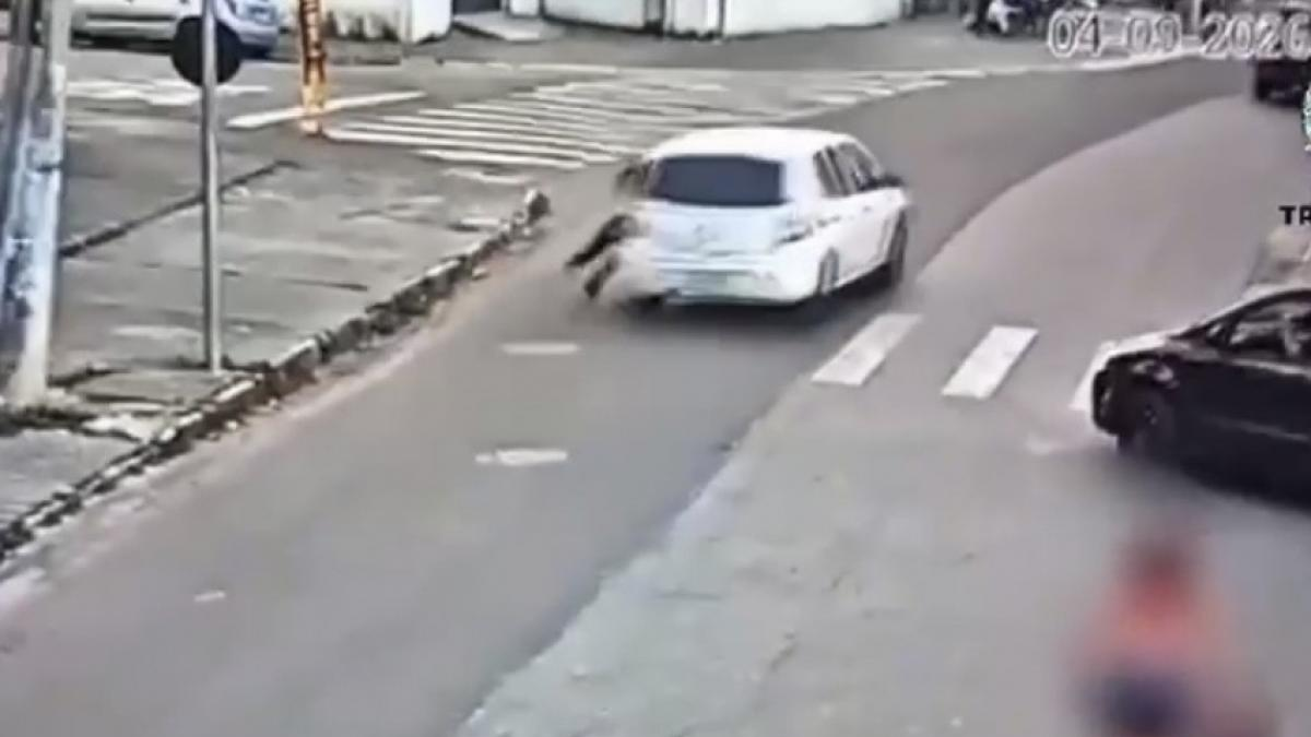 Passageira fica ferida após ser arrastada por carro de aplicativo em divisa entre Taubaté e Tremembé uber arrasta passageira entre taubaté e tremembé