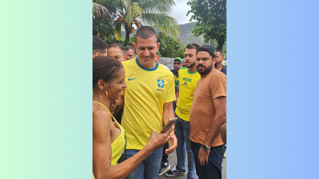Motocarreata em apoio a Flávio Bolsonaro em Maricá, prova que cidade não é Petista como dizem por aí Motocarreata do Flávio Bolsonaro em Maricá