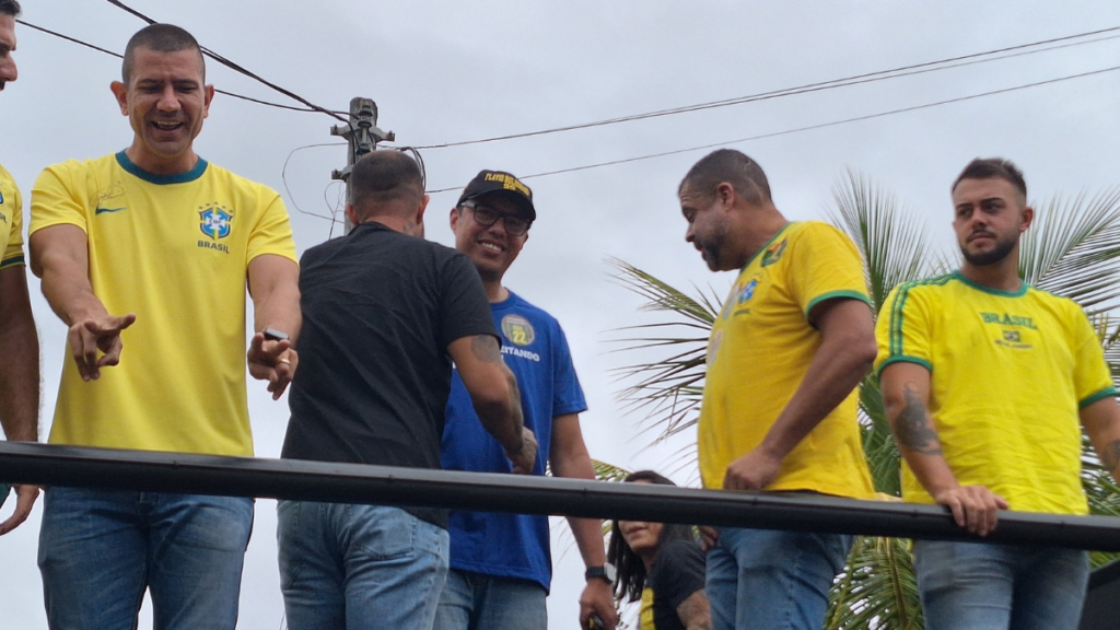 Motocarreata em apoio a Flávio Bolsonaro em Maricá, prova que cidade não é Petista como dizem por aí Motocarreata do Flávio Bolsonaro em Maricá