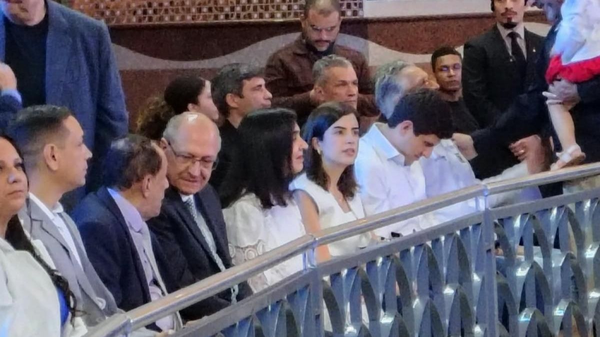 Alckmin, Padilha e Kassab acompanham missa solene da Padroeira no Santuário de Aparecida alckmin, tabata, kassab e outros assistem missa no santuário de aparecida 2026