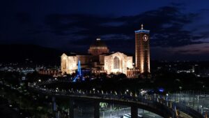 Santuário Nacional de Aparecida funciona 24 horas para acolher fiéis na Festa da Padroeira