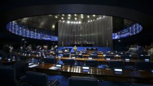 Partido Liberal descarta acordo e projeta pedidos de impeachment de Moraes e Dino para 2027